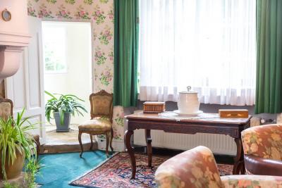 What Colour Schemes Work with Shabby Chic?